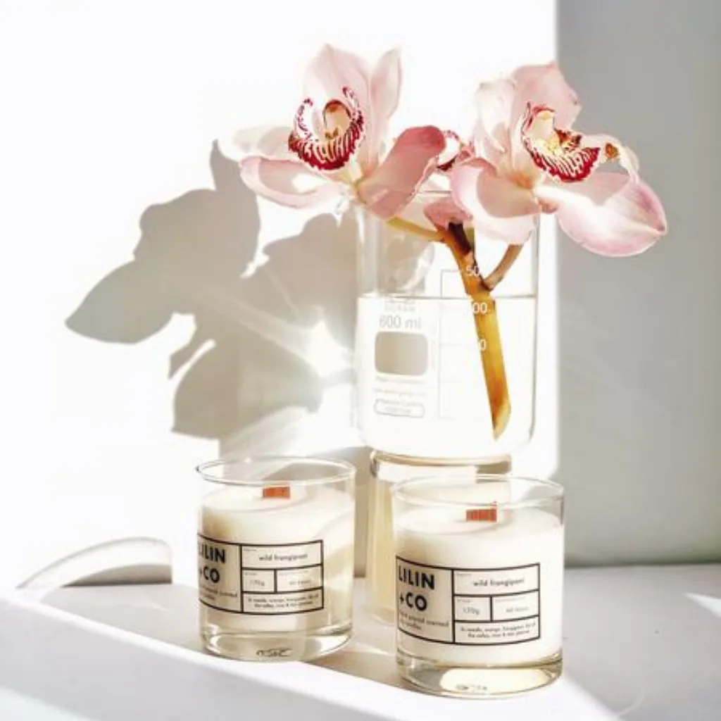 LILIN CO Scented Candle: Wild Frangipani